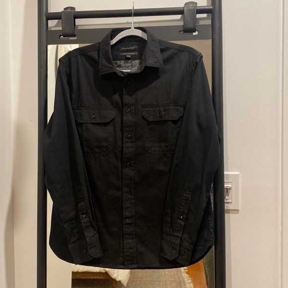 Banana Republic Black Untucked Standard Fit Button Down Shirt - Small - Picture 1 of 4